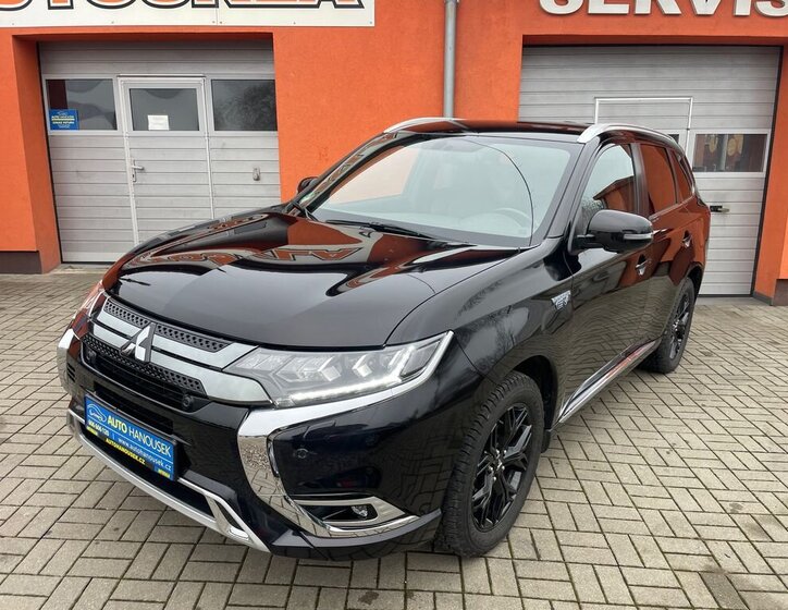 Mitsubishi Outlander 1