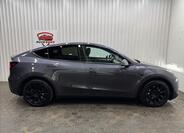 Tesla Model Y 10