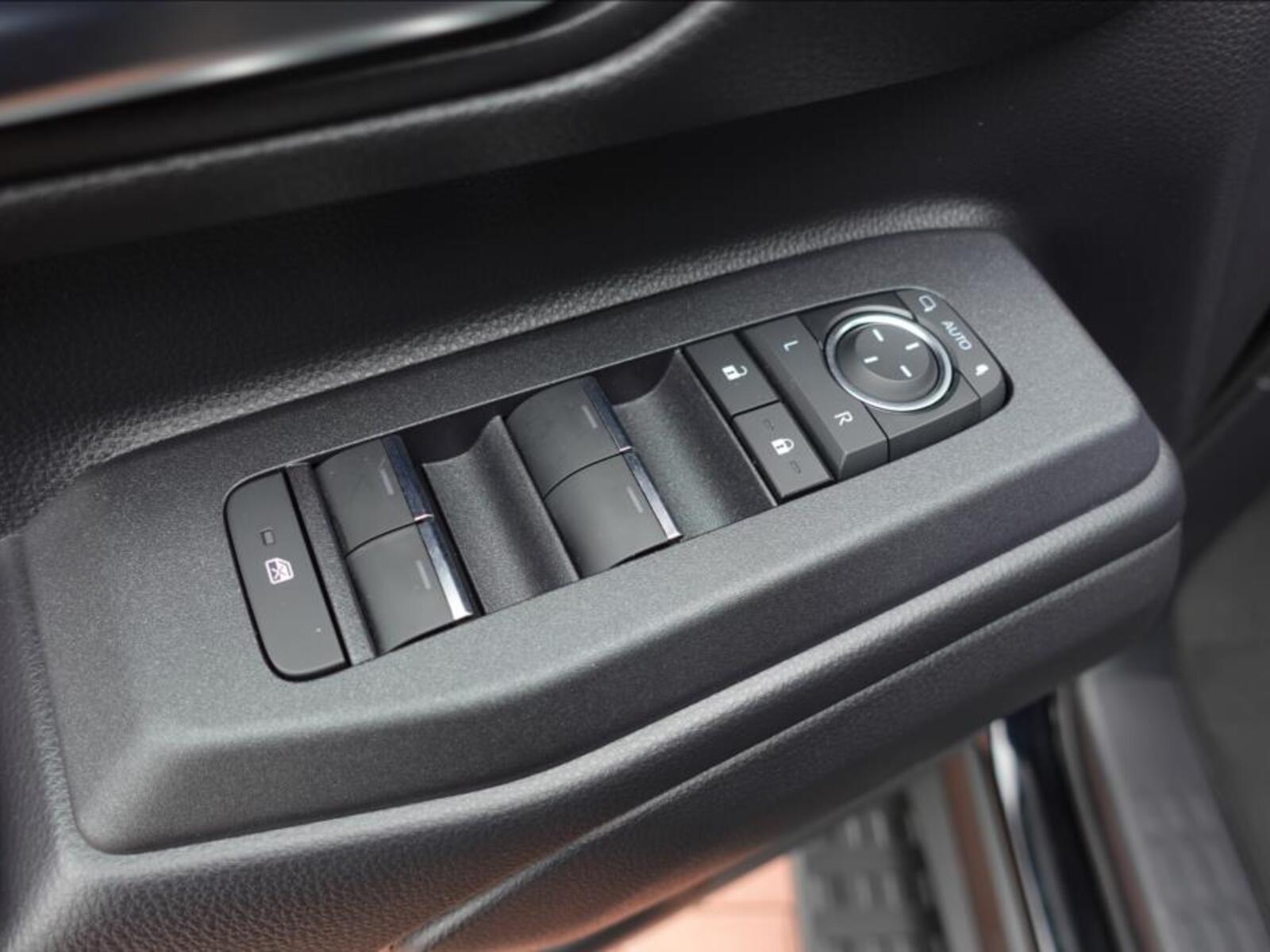 Toyota Land Cruiser 17