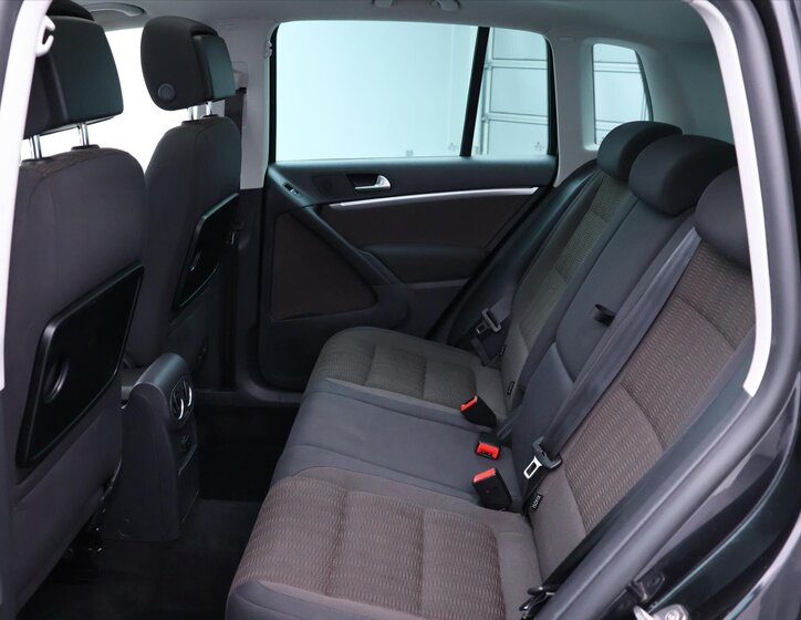 Volkswagen Tiguan 12