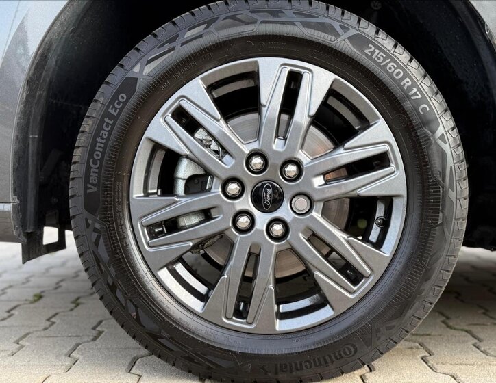 Ford Tourneo Custom 10