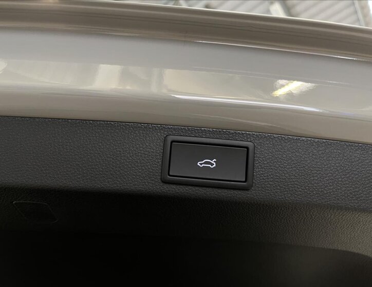 Škoda Karoq SUV / Terénní 1,5 l 110 kw