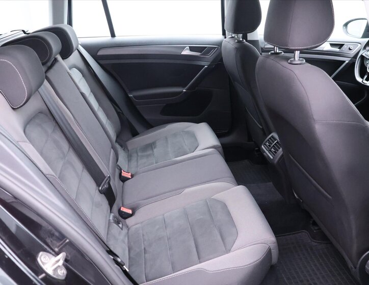 Volkswagen Golf Kombi 999,0 81 kw