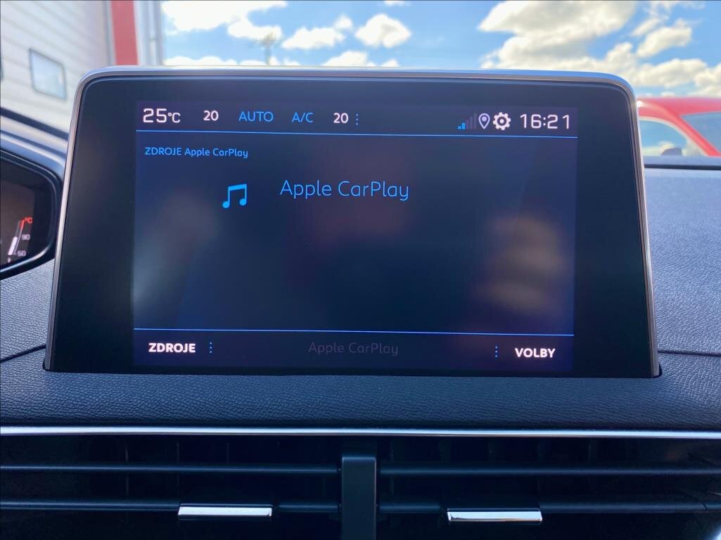 Peugeot 3008 SUV 1,2 l 96 kw