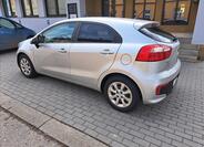 KIA Rio 6