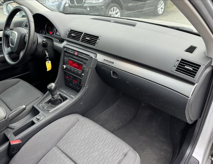 Audi A4 Kombi 2,0 l 103 kw