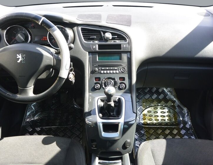 Peugeot 5008 MPV 1,6 l 88 kw