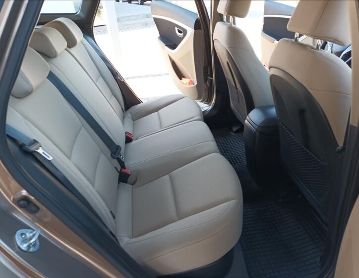 Hyundai i30 Kombi 1,6 l 99 kw