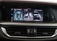 Alfa Romeo Stelvio SUV / Terénní 2,0 l 206 kw