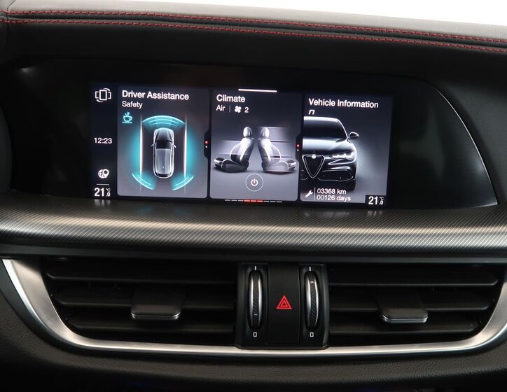 Alfa Romeo Stelvio SUV / Terénní 2,0 l 206 kw