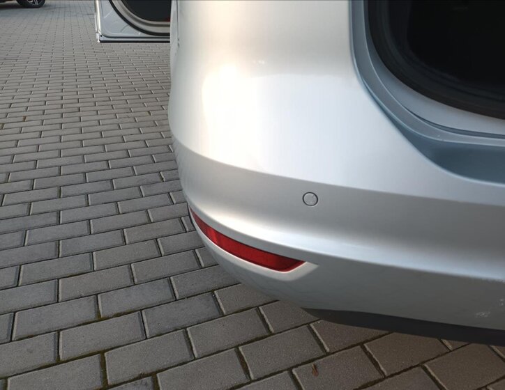 Volkswagen Sharan MPV 2,0 l 103 kw