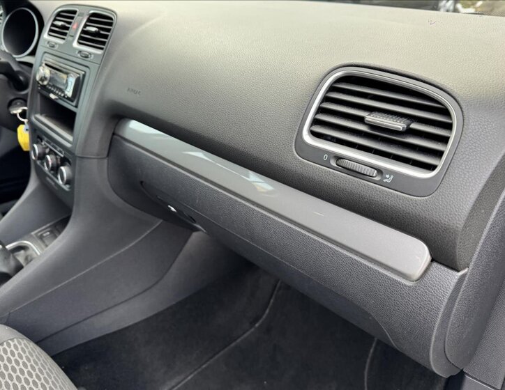 Volkswagen Golf Hatchback 1,6 l 77 kw