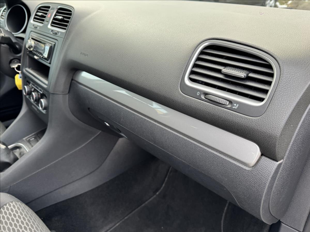 Volkswagen Golf Hatchback 1,6 l 77 kw