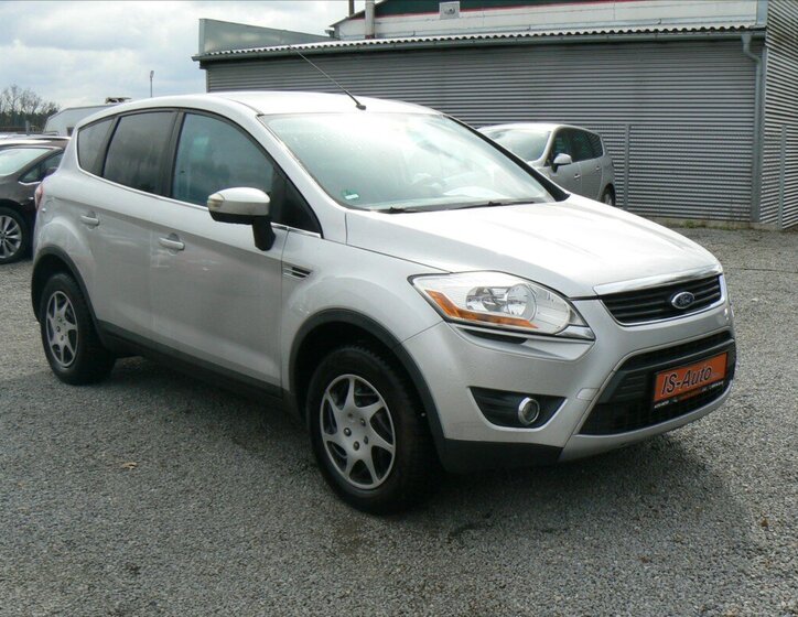 Ford Kuga SUV / Terénní 2,0 l 100 kw