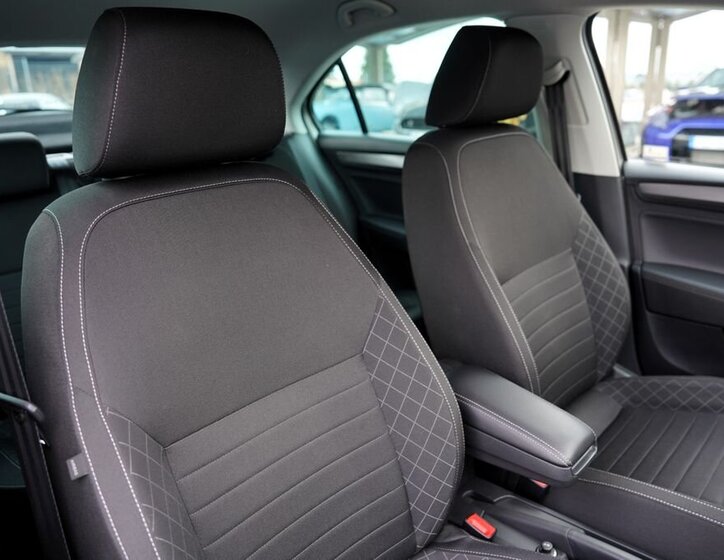 Škoda Rapid Sedan / Limuzína 999,0 70 kw