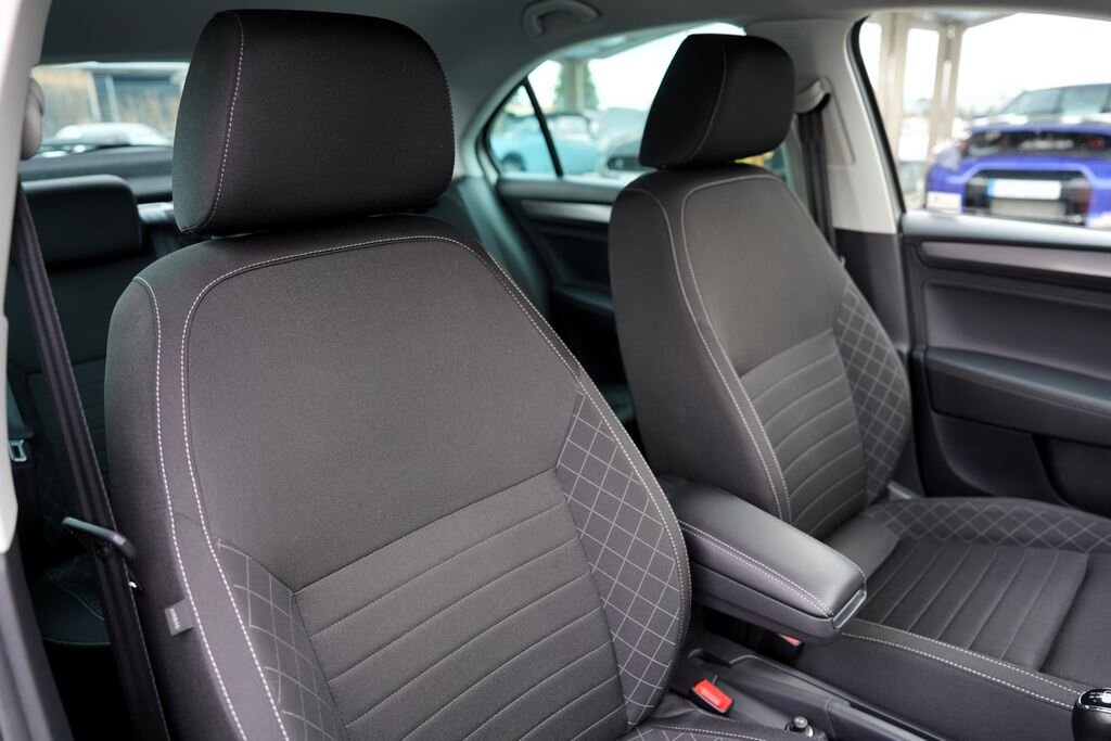 Škoda Rapid Sedan / Limuzína 999,0 70 kw