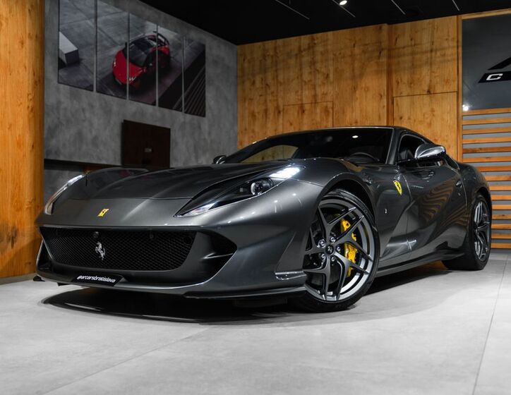 Ferrari 812 7