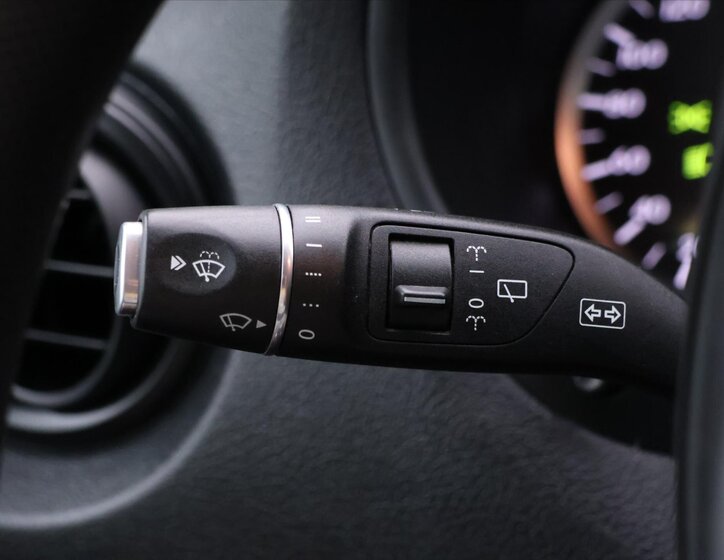 Mercedes-Benz Vito 21