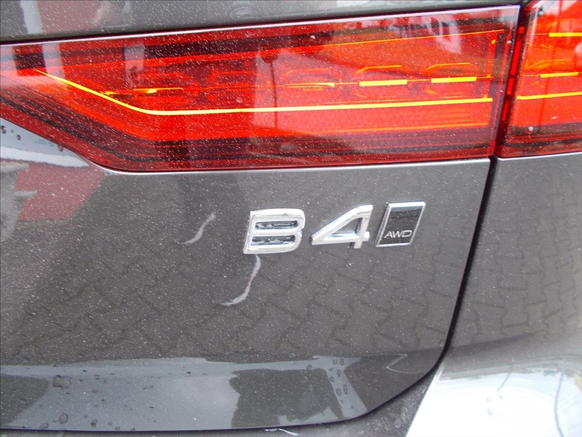 Volvo V60 Kombi 2,0 l 145 kw