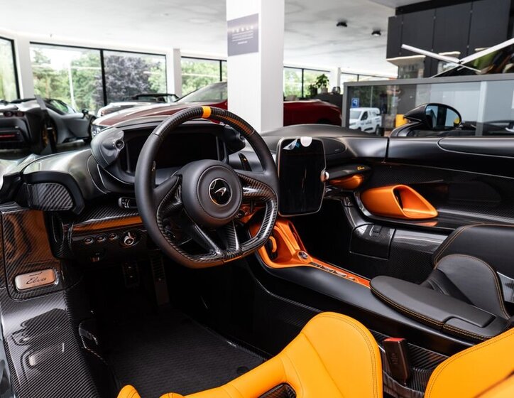 McLaren Elva Kabriolet 4,0 l 600 kw