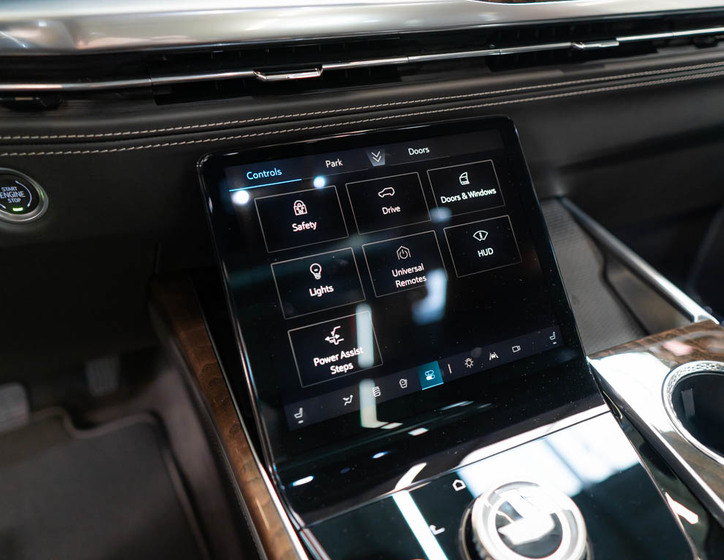 Cadillac Escalade 30