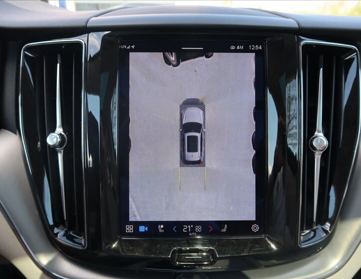 Volvo XC60 SUV / Terénní 2,0 l 145 kw