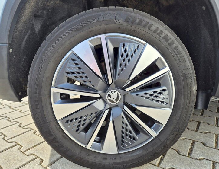 Škoda Karoq SUV / Terénní 1,5 l 110 kw