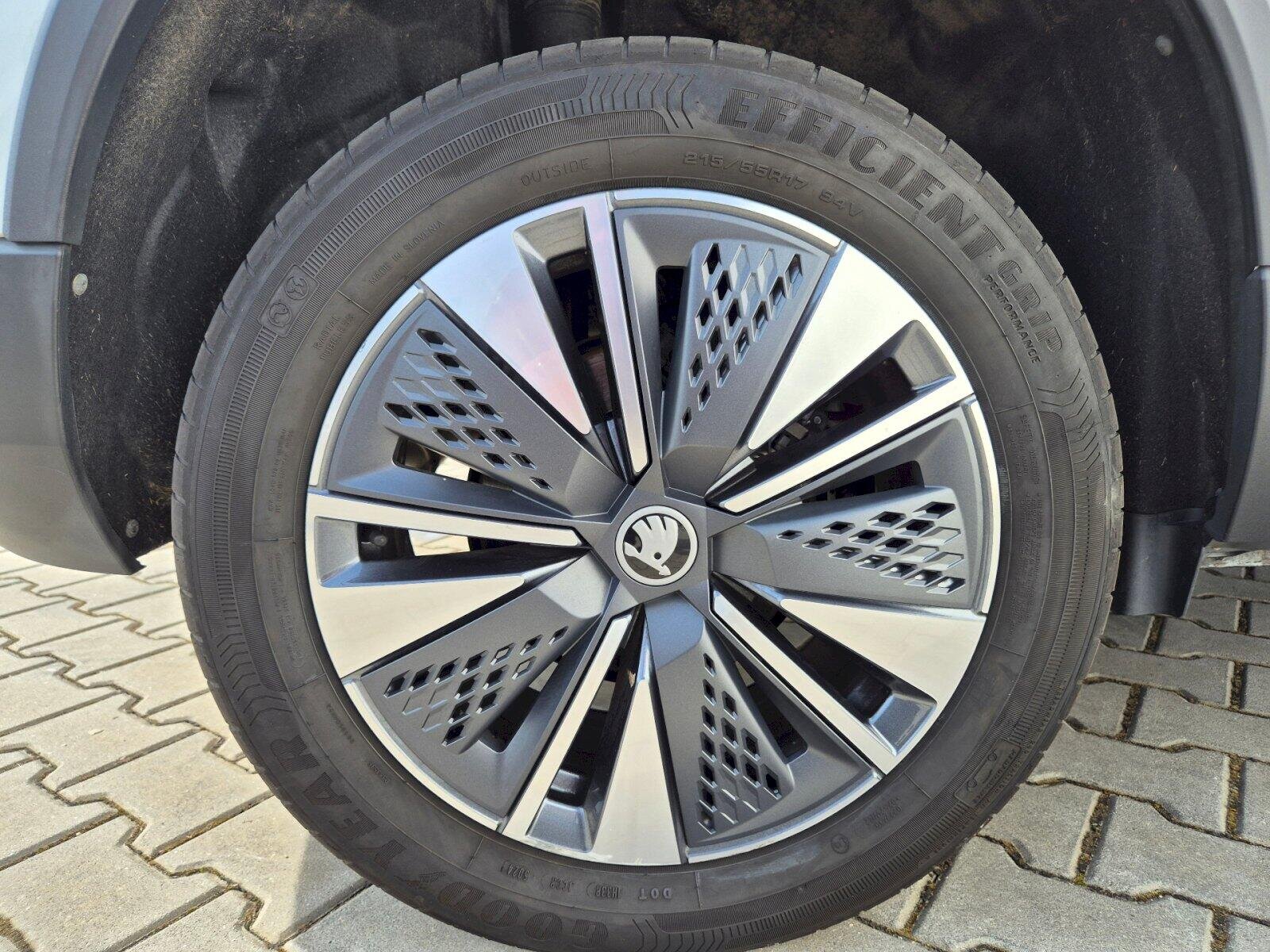 Škoda Karoq SUV / Terénní 1,5 l 110 kw