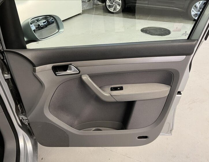 Volkswagen Touran MPV 1,6 l 75 kw