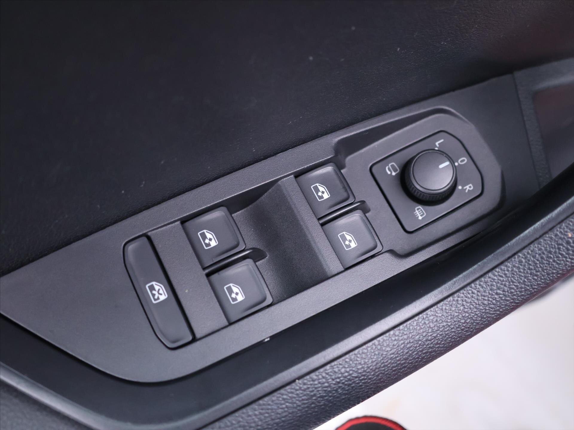 Škoda Karoq SUV / Terénní 1,5 l 110 kw