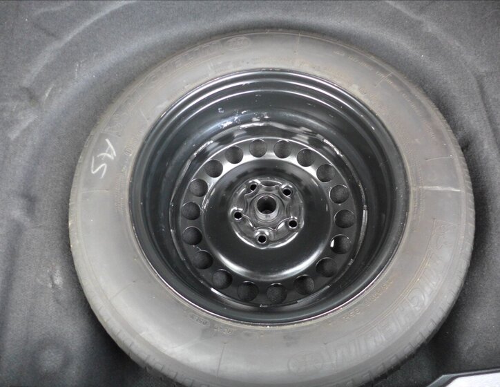 Volkswagen Passat Kombi 1,6 l 88 kw