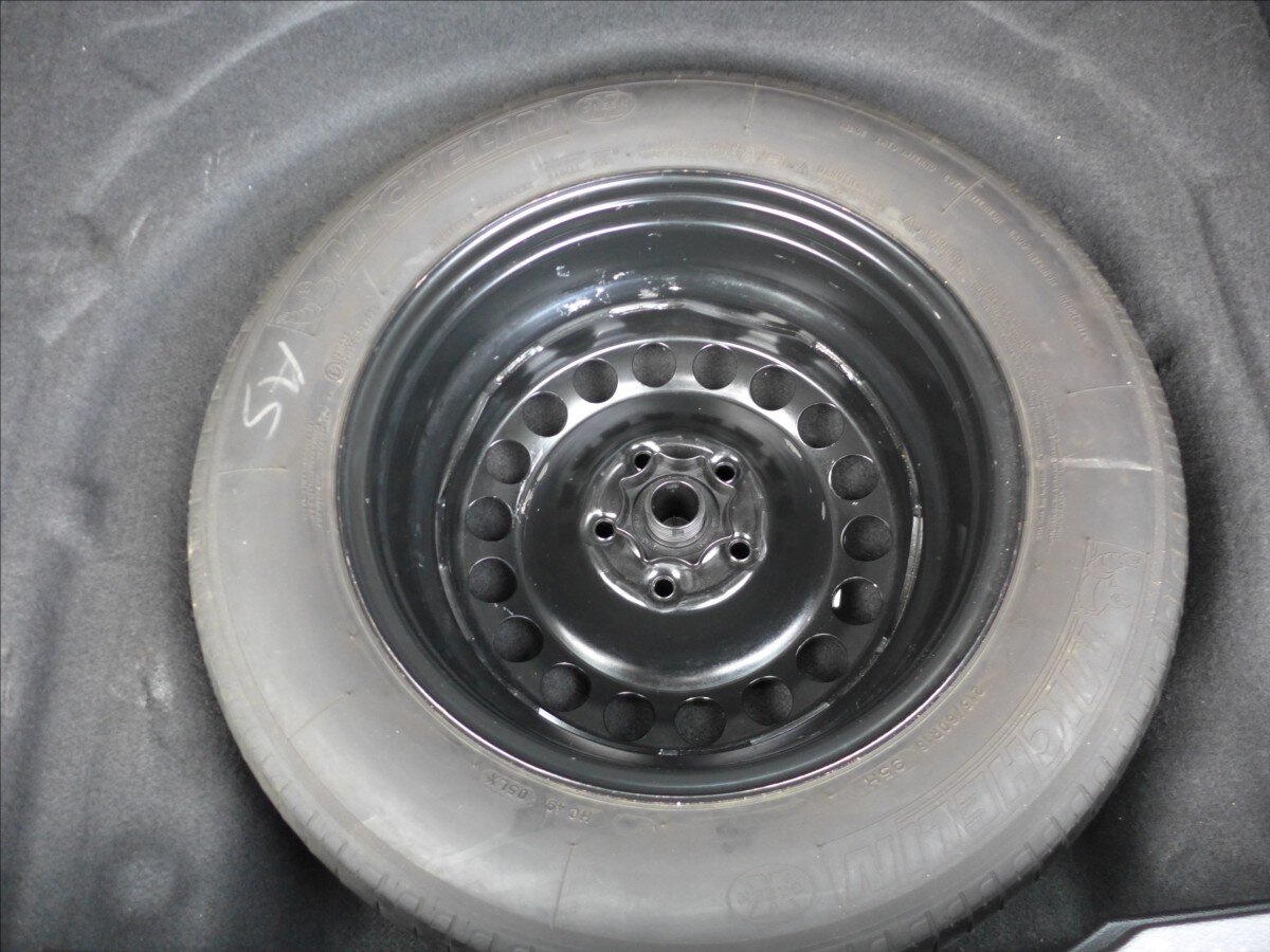 Volkswagen Passat Kombi 1,6 l 88 kw