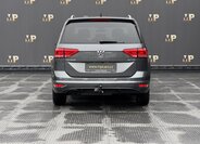 Volkswagen Touran 8