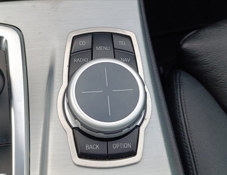 BMW Řada 5 Sedan 3,0 l 180 kw