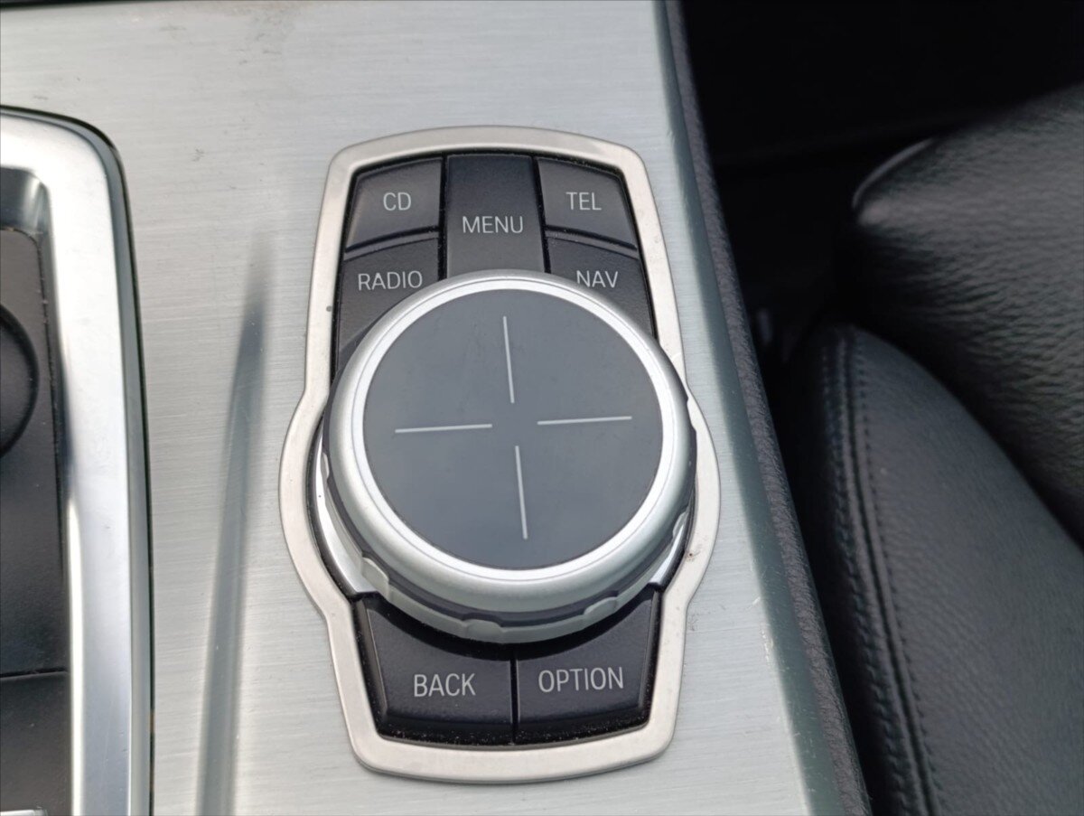 BMW Řada 5 Sedan 3,0 l 180 kw