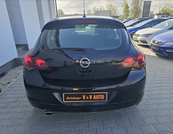 Opel Astra Hatchback 1,6 l 132 kw