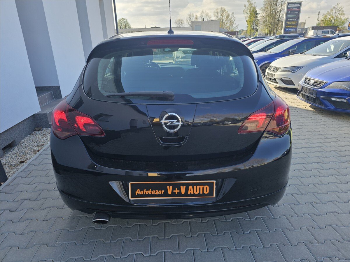 Opel Astra Hatchback 1,6 l 132 kw