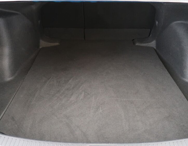 Toyota Corolla Sedan / Limuzína 1,8 l 72 kw