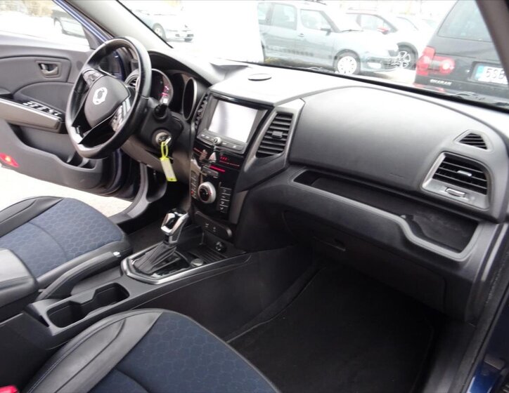 SsangYong XLV SUV 1,6 l 94 kw