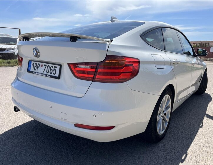 BMW Řada 3 Sedan / Limuzína 2,0 l 135 kw