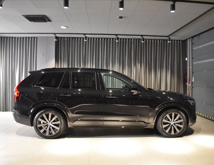 Volvo XC90 SUV / Terénní 2,0 l 228 kw