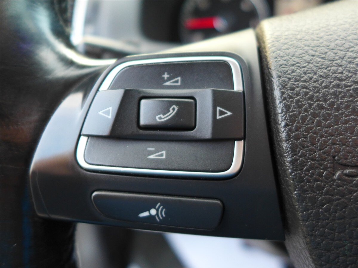 Volkswagen Touran Kombi 1,6 l 77 kw