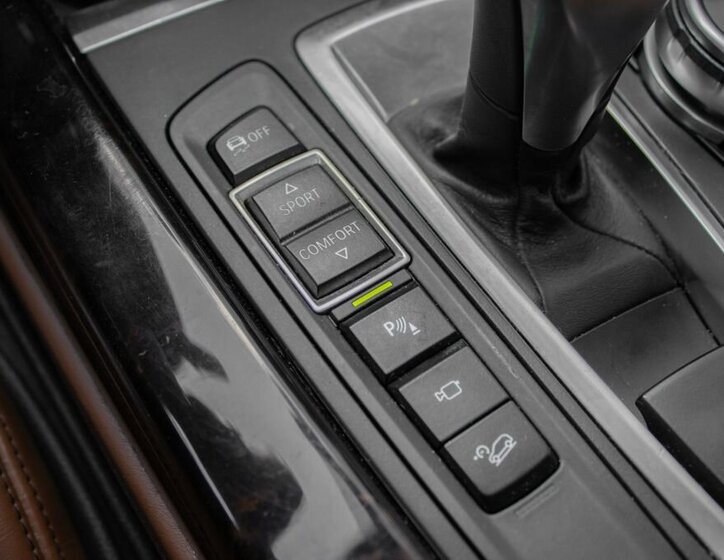 BMW X5 SUV 3,0 l 280 kw