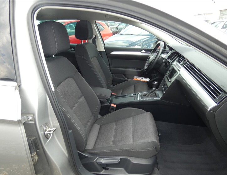 Volkswagen Passat 11