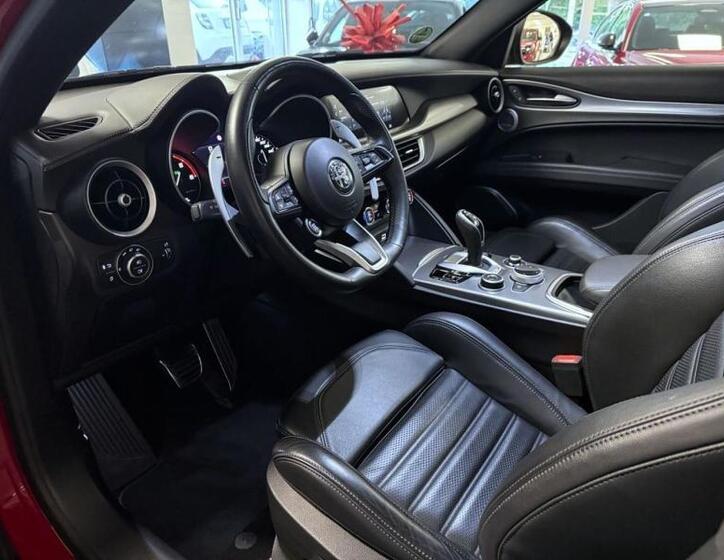 Alfa Romeo Stelvio 6