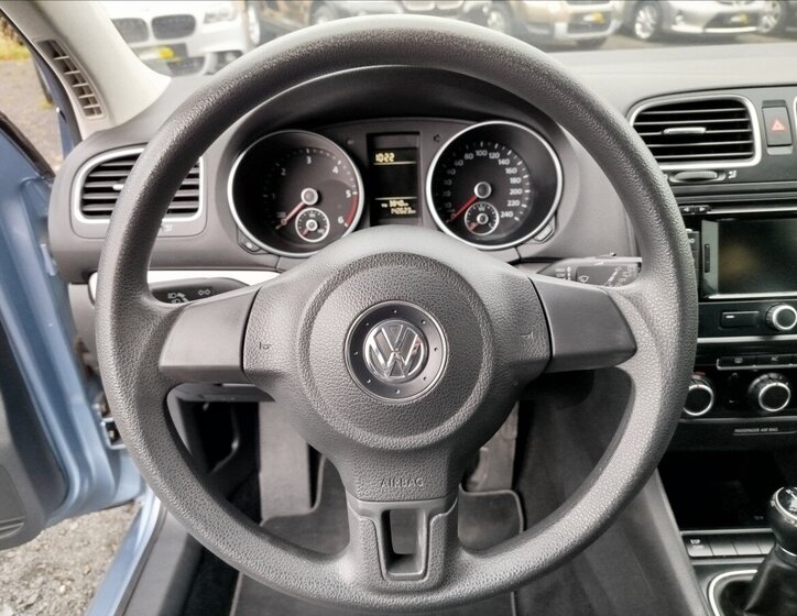 Volkswagen Golf 17
