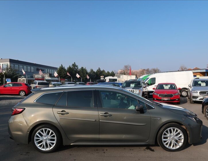 Toyota Corolla Kombi 2,0 l 132 kw