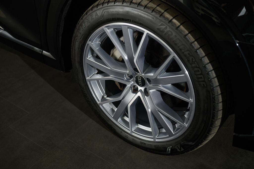 Audi e-tron SUV / Terénní 0,0 300 kw