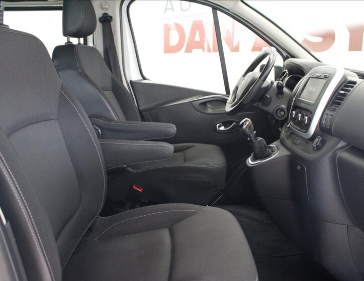 Renault Trafic 12