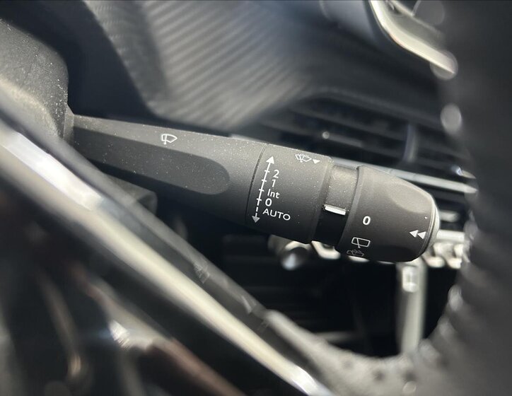 Peugeot 2008 SUV / Terénní 1,2 l 74 kw